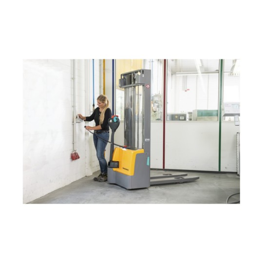 EJC M10 330ZT Electric stacker